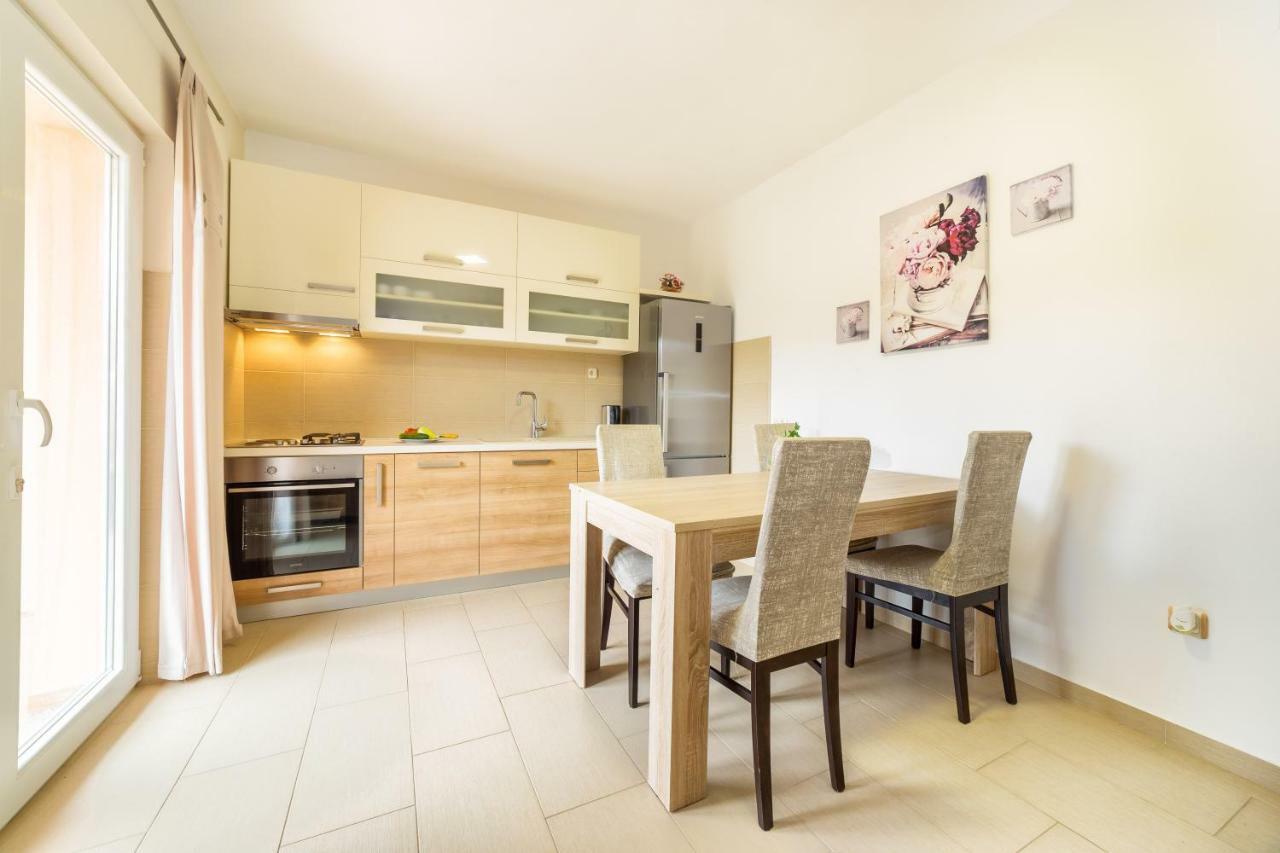 Sea Apartment *
